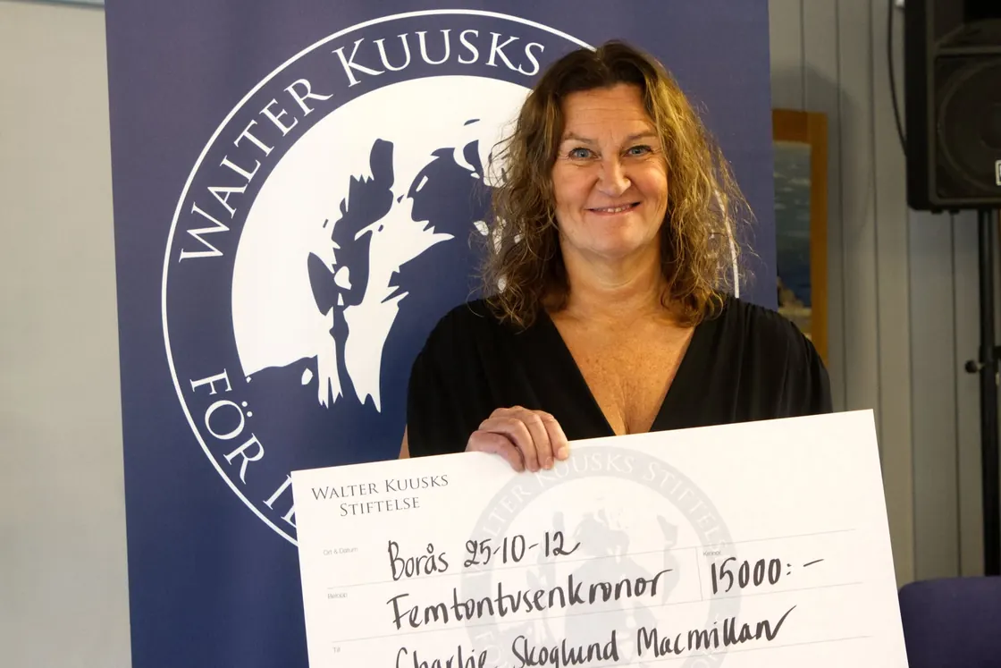Charlie Skoglund Macmillans stipendium togs emot av hans mamma